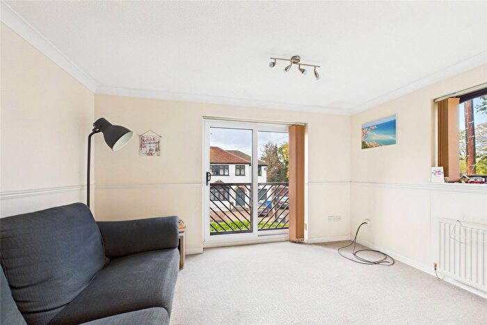 1 Bedroom Flat To Rent In Ashley Court, Lassell Gardens, Maidenhead, Berkshire, SL6