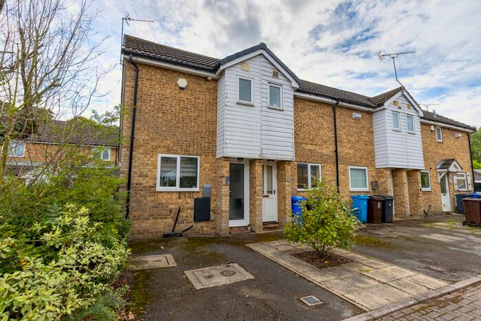 1 Bedroom Town House To Rent In Oakes Park View, Sheffield, S14