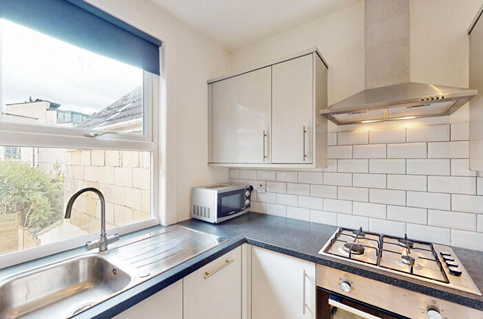 2 Bedroom Apartment To Rent In Lower Bristol Road, BA2
