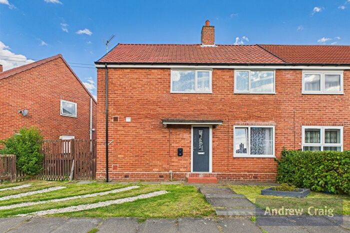 3 Bedroom Semi-Detached House For Sale In Blackhill Crescent, Springwell, NE9