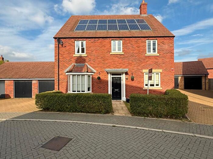 4 Bedroom Detached House To Rent In Drysdale End, Whitehouse Park, MK8