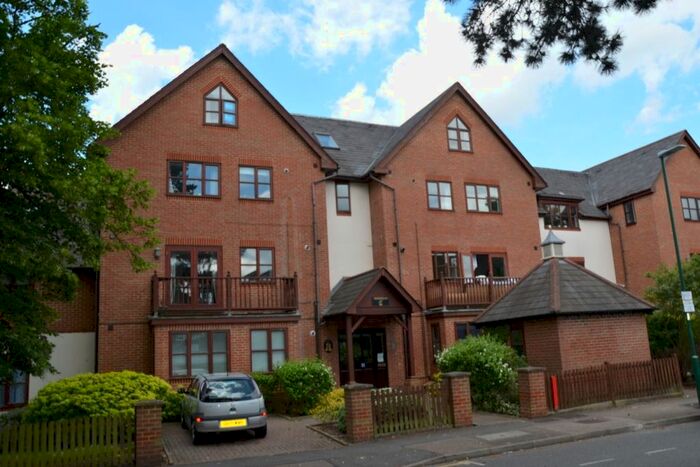 1 Bedroom Flat To Rent In Thicket Road, Sutton, Surrey, SM1