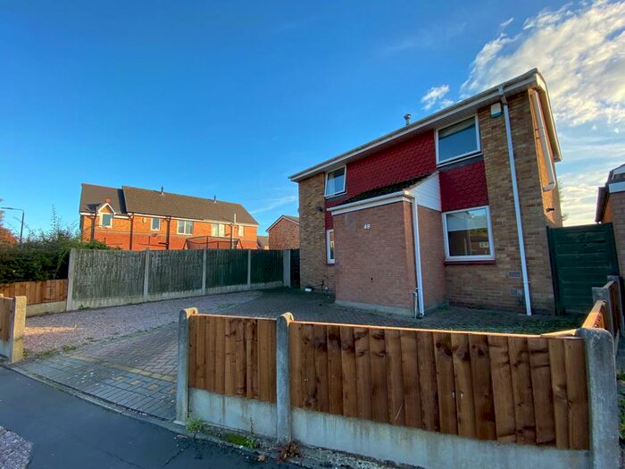 3 Bedroom Detached House To Rent In Haydock Avenue, Sale, M33