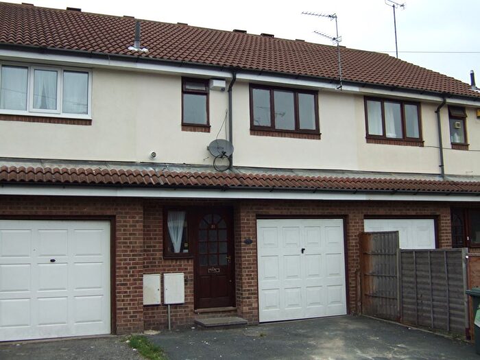 3 Bedroom Terraced House For Sale In Garnet Place, Beeston, LS11