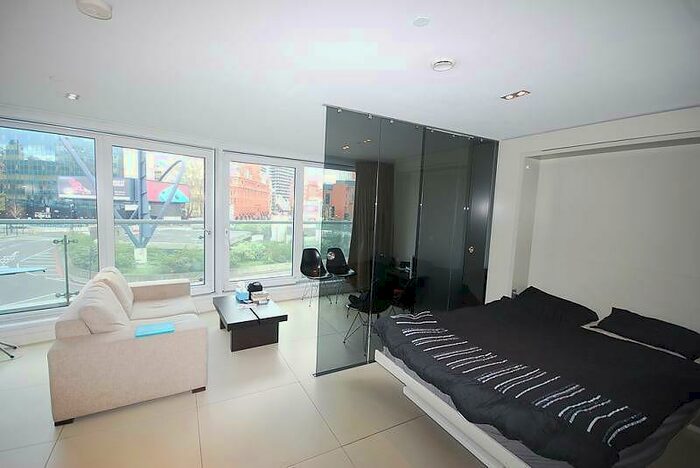 Apartment To Rent In Bezier Apartments, City Road, Old Street, Shoreditch, London, EC1Y