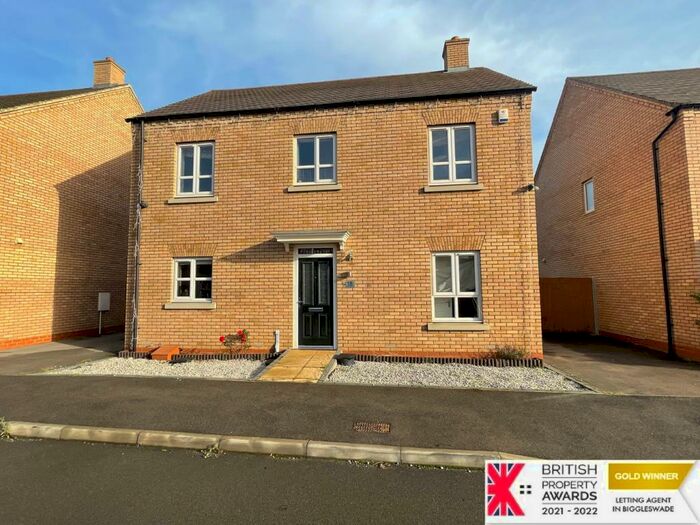 4 Bedroom Detached House To Rent In Dodimead Way, Biggleswade, SG18