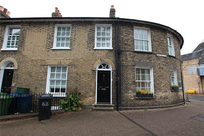 3 Bedroom Terraced House To Rent In New Square, Cambridge, Cambridgeshire, CB1