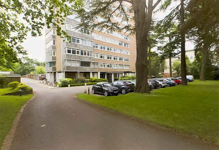 2 Bedroom Flat To Rent In Brampton Tower Bassett Avenue, Southampton, SO16