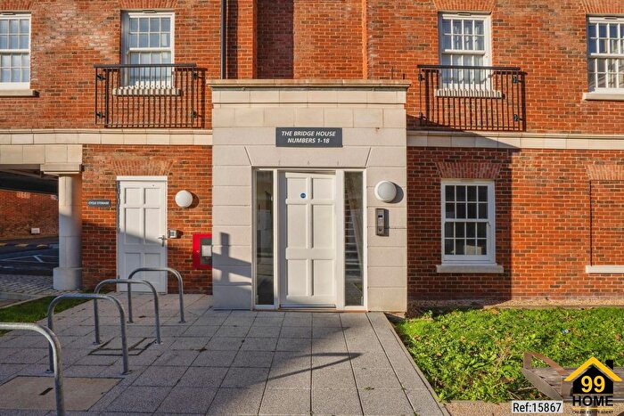 2 Bedroom Flat For Sale In The Bridgehouse, Gosport, Hants, PO12