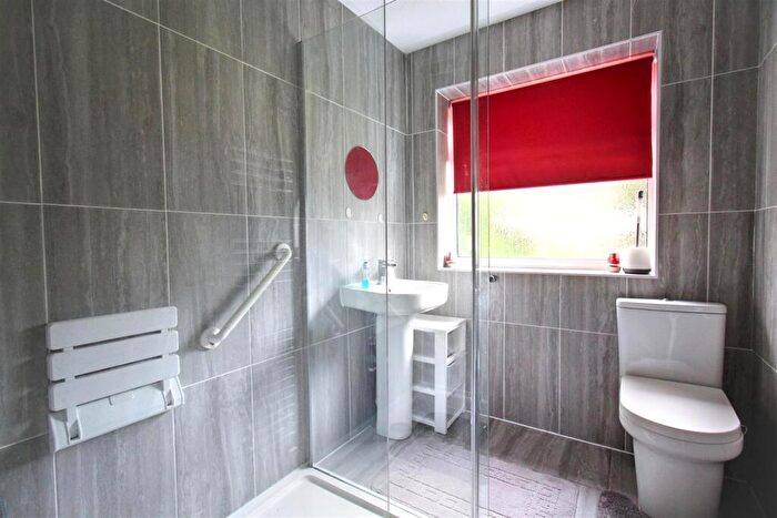 2 Bedroom Semi-Detached Bungalow For Sale In Sapwell Close, Aylsham, Norwich, NR11