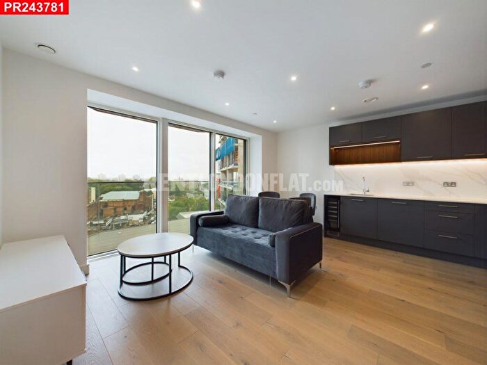 1 Bedroom Flat To Rent In Brigadier Walk, Woolwich, – Bedroom Flat, SE18