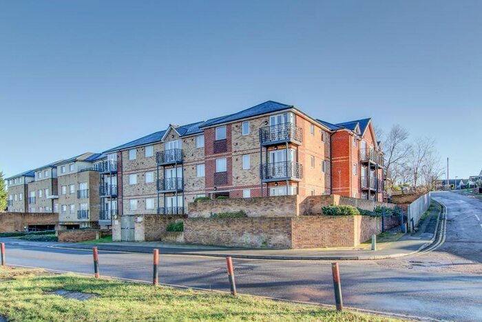 2 Bedroom Apartment To Rent In Old Watford Road, Bricket Wood, St Albans, AL2