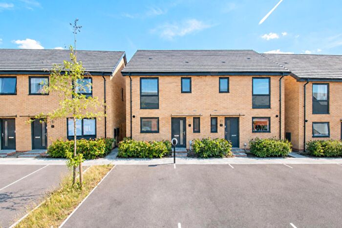 3 Bedroom House To Rent In Hallikar Drive, Whitehouse, Milton Keynes, MK8