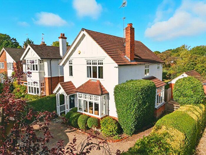 4 Bedroom Detached House For Sale In Priests Lane, Shenfield, Brentwood, CM15