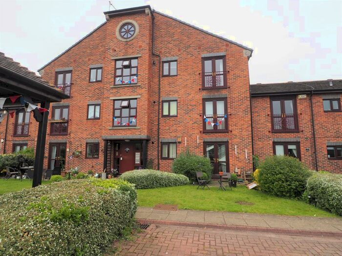 1 Bedroom Apartment To Rent In Kingston Wharf, Kingston Street, Hull, HU1