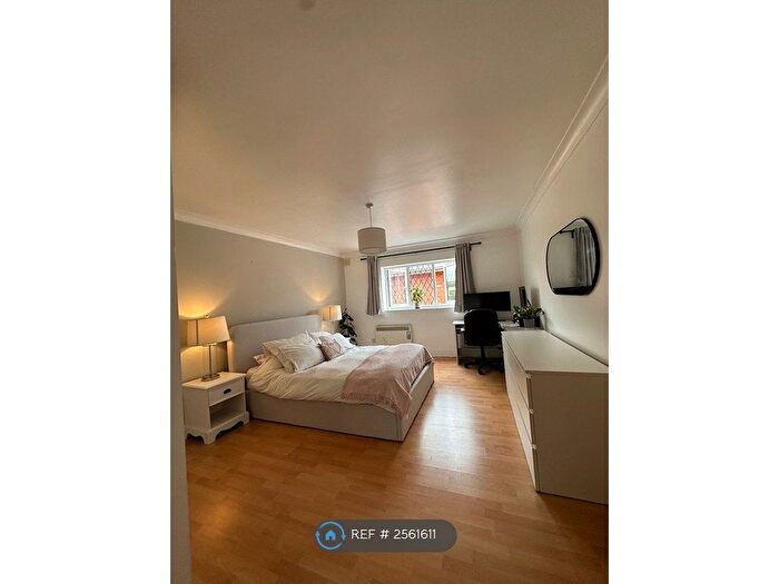 1 Bedroom Flat To Rent In Welbeck Court, Southampton, SO17
