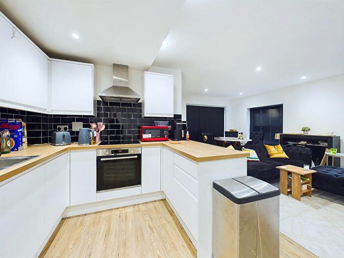 2 Bedroom Flat For Sale In Chilworth House, Rectory Avenue, HP13