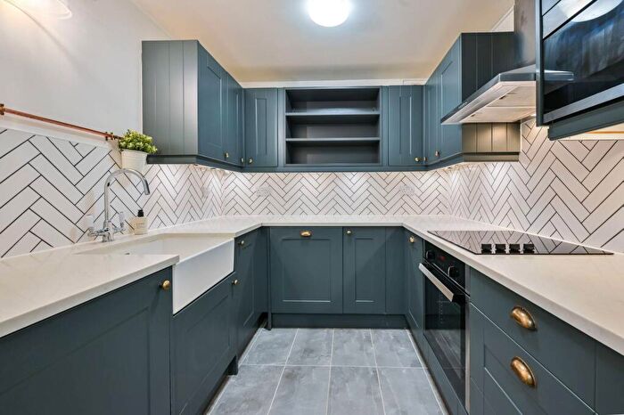 1 Bedroom Flat To Rent In Rotherhithe Street, Rotherhithe, London, SE16