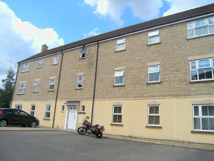 2 Bedroom Flat To Rent In Kingfisher Court, Calne, SN11