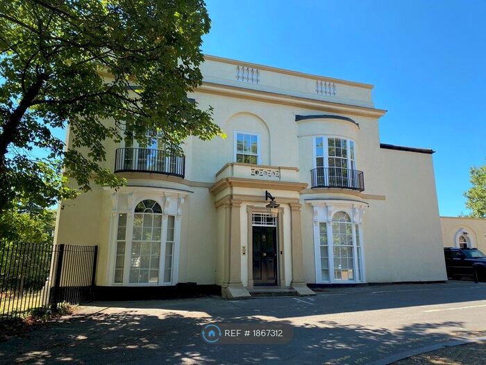 2 Bedroom Flat To Rent In Elmfield House, Doncaster, DN1