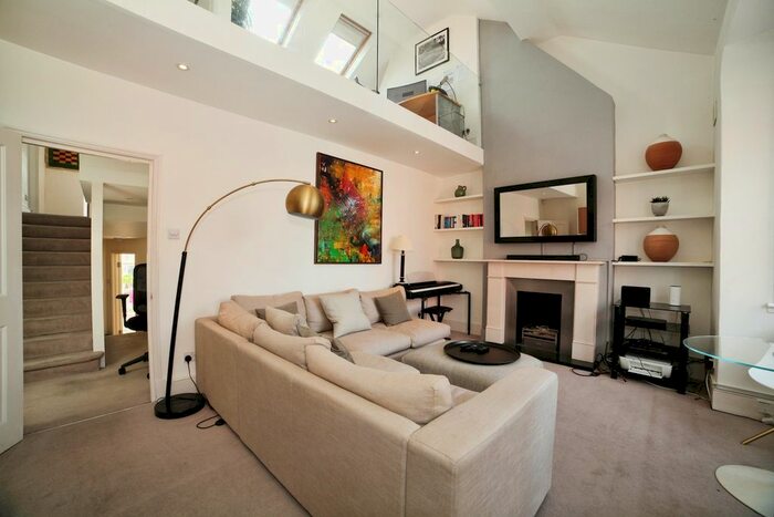 2 Bedroom Flat To Rent In Buer Road, London, SW6