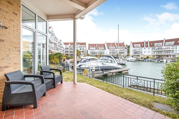 2 Bedroom Apartment For Sale In Moriconium Quay, Lake Avenue, Poole, BH15