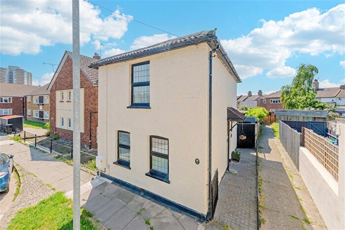 2 Bedroom Detached House For Sale In Shepherd Street, Northfleet, Gravesend, Kent, DA11