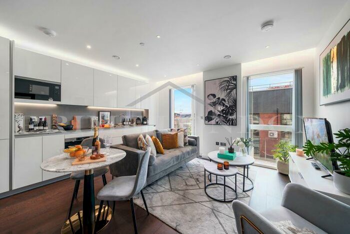 1 Bedroom Apartment To Rent In Kennedy Building, Lexington Gardens, London, SW11