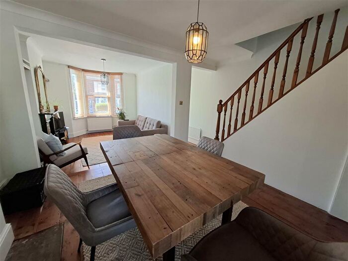 3 Bedroom House To Rent In Kingsland Road, Hemel Hempstead, HP1