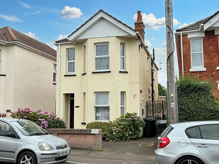 3 Bedroom Flat To Rent In Jefferson Avenue, Bournemouth, BH1