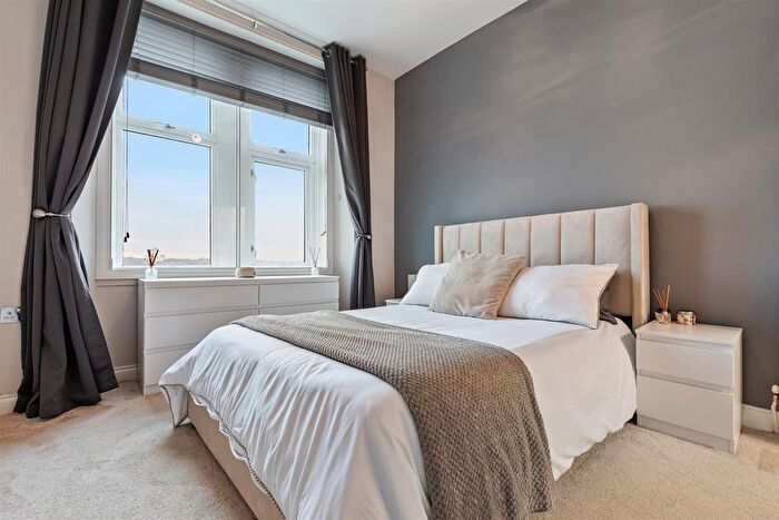 1 Bedroom Flat For Sale In Dumbarton Road, Clydebank, G81