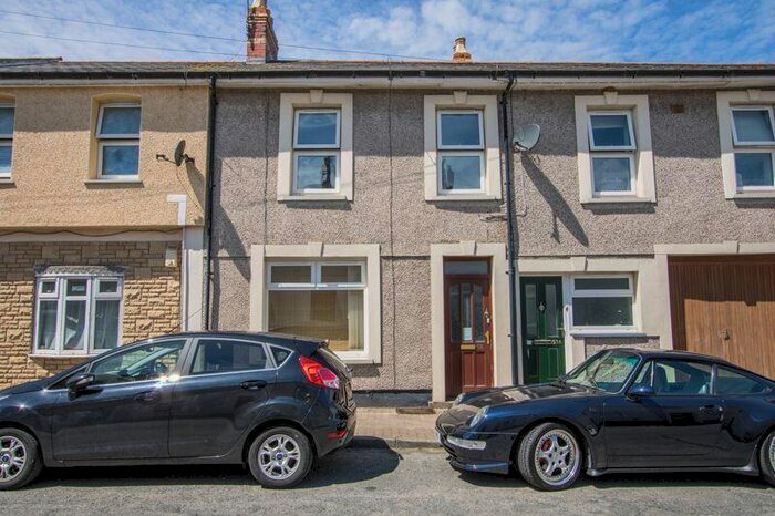 2 Bedroom Flat To Rent In Glebe Street, Penarth, CF64