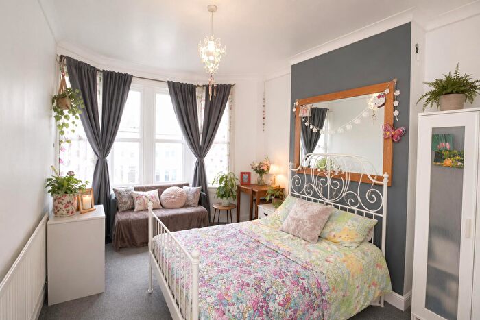 3 Bedroom Flat To Rent In Whitchurch Road, Heath, Cardiff, CF14