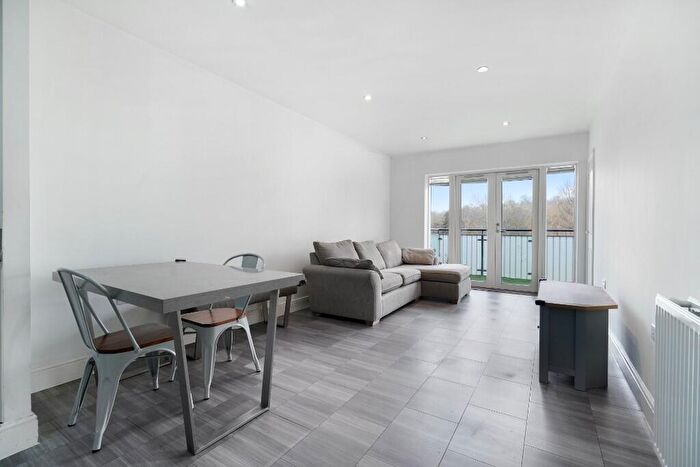 2 Bedroom Apartment For Sale In Sudbury Hill, Harrow, Middlesex, HA1