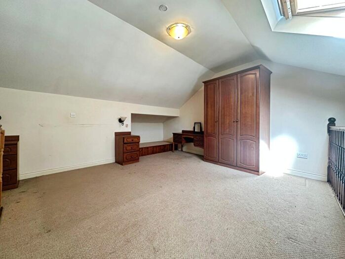 1 Bedroom Flat To Rent In Dispensary Walk, Halifax, HX1