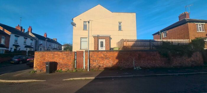 3 Bedroom House To Rent In Knox Road, Wellingborough, NN8