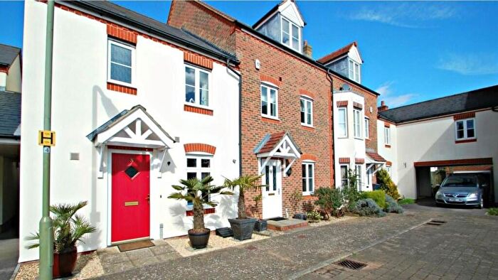 3 Bedroom Terraced House For Sale In Hobbs Square, Petersfield, Hampshire, GU31