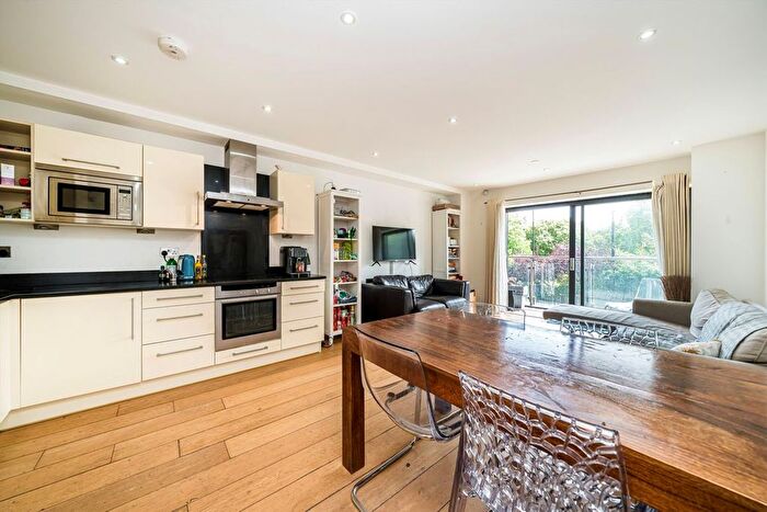 2 Bedroom Flat To Rent In Stannary Street, Kennington, SE11
