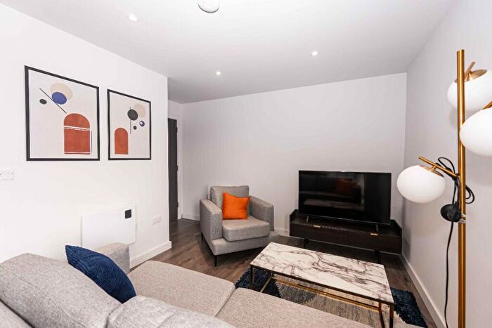 2 Bedroom Apartment To Rent In Cross Lane, Manchester, Greater Manchester, M5