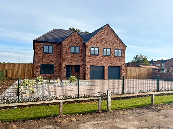 5 Bedroom Detached House For Sale In St. Marys Road, Dunsville, DN7