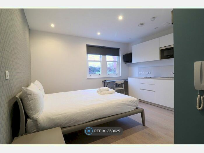 Studio To Rent In Lymington Road, London, NW6