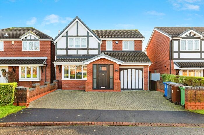 4 Bedroom Detached House For Sale In Yewbarrow Close, Tyldesley, Manchester, M29