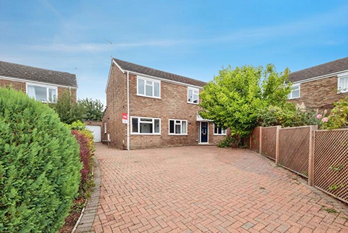 4 Bedroom Detached House For Sale In Mansel Close, Cosgrove, Milton Keynes, Northamptonshire, MK19