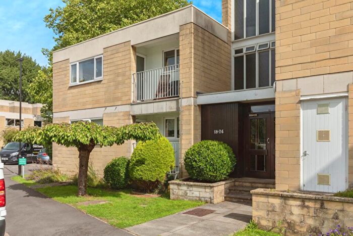 2 Bedroom Flat For Sale In Grosvenor Bridge Road, Bath, BA1