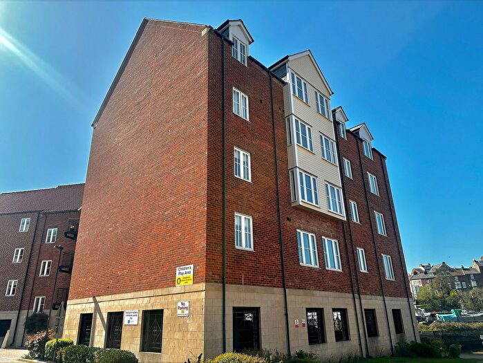 2 Bedroom Flat For Sale In Whitehall Landing, Whitby, YO22
