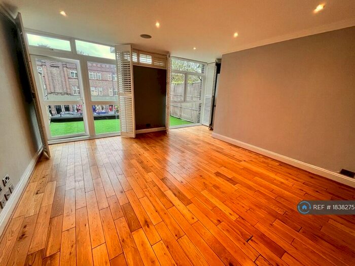 3 Bedroom Maisonette To Rent In Beacon Grove, Carshalton, SM5