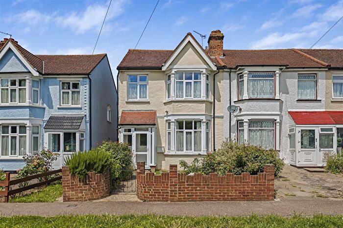 3 Bedroom Property For Sale In Marmion Close, Chingford, E4