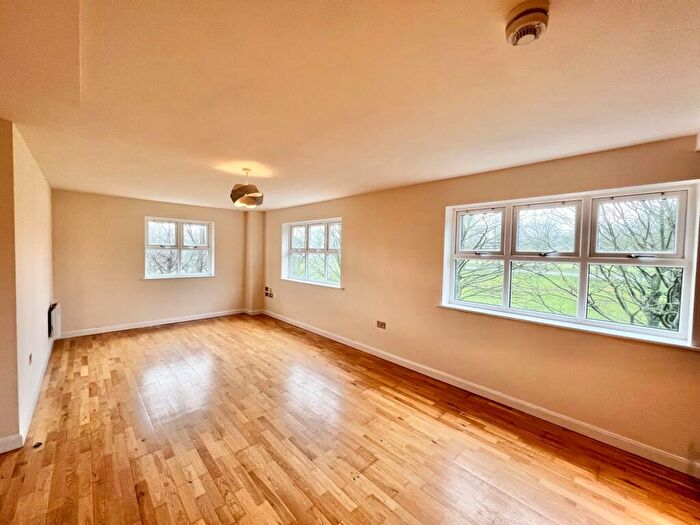 2 Bedroom Apartment To Rent In Savile Grange, Savile Park, Halifax, HX1