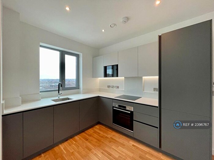 2 Bedroom Flat To Rent In York Road, London, SW11