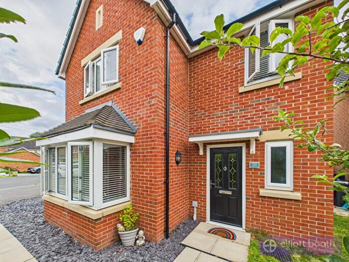 4 Bedroom Detached House For Sale In Lea Green Drive, FY4